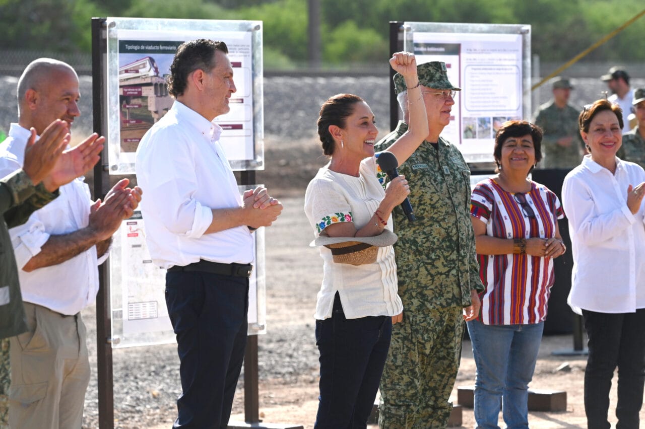 Tren México-Querétaro,Claudia Sheinbaum,construcción tren,proyecto ferroviario,tren de pasajeros,SEDENA,200 km/h,dos horas de viaje,infraestructura ferroviaria,estaciones de tren,Querétaro,Ciudad de México,General Ricardo Vallejo,Tren Maya,red nacional ferroviaria,Agrupamiento de Ingenieros "Felipe Ángeles",viaductos,empleos,Andrés Lajous,transporte,movilidad