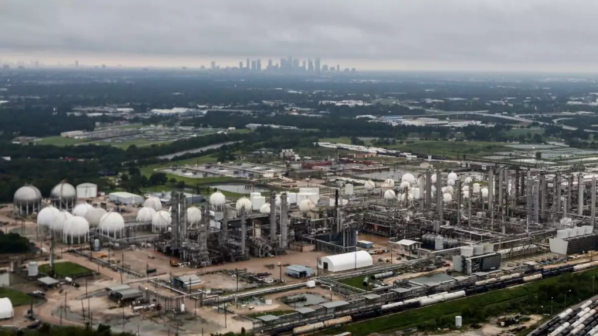 La importancia del rescate de PEMEX, su reorganización con cirugía profunda en la operatividad, recursos humanos y proyectos para incrementar su producción y sanear sus finanzas