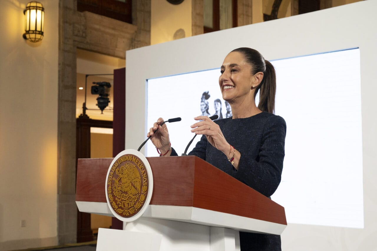 EN PALABRAS DE CLAUDIA POR  JUAN BAUTISTA ROJO Preguntas y respuestas Estamos por la baja de interés Bancaria. Queremos la paz en el mundo Adán Augusto debe de ofrecer una explicación
