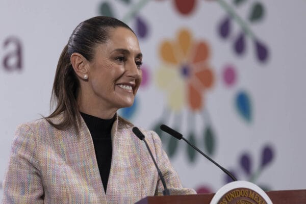 Se tendrá una educación técnica, tecnológicas y humanista 37 mil nuevos lugares en educación media superior Ahora habrá bachillerato general y bachillerato tecnológico.