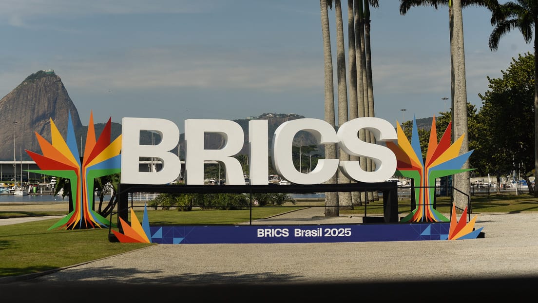 Con la presencia de representantes de 21 naciones, entre ellas México como invitado especial, se llevó a cabo en Río de Janeiro la reunión de los BRICS, organismo económico y político que abandera lo que se ha denominado el Sur Global.