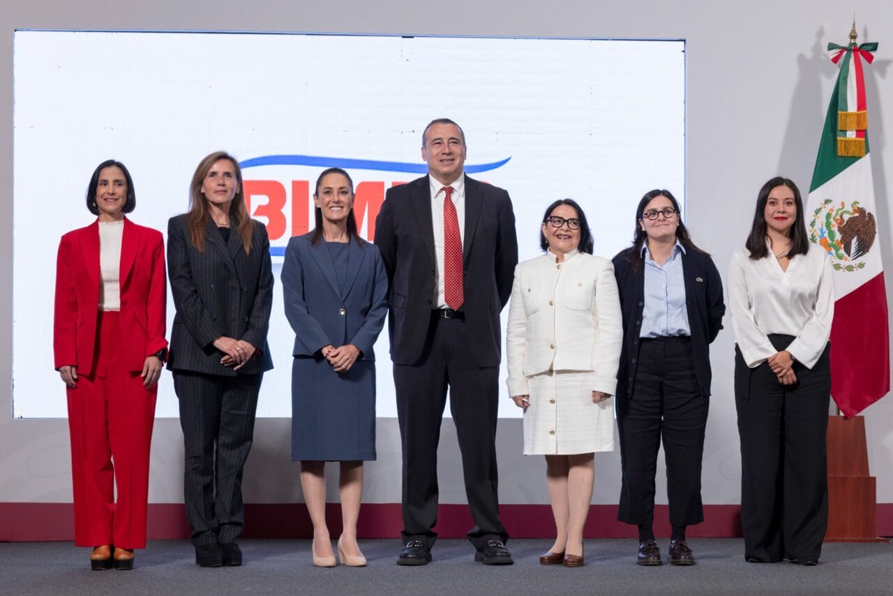 La presidenta de México, Claudia Sheinbaum Pardo anunció durante su conferencia matutina que Grupo Bimbo, la empresa panificadora más importante de México, invertirá 2 mil millones de dólares en el país entre 2025 y 2028. Esta inversión representará la modernización de más de 30 plantas de producción y la creación de miles de empleos en nueve municipios de siete estados.