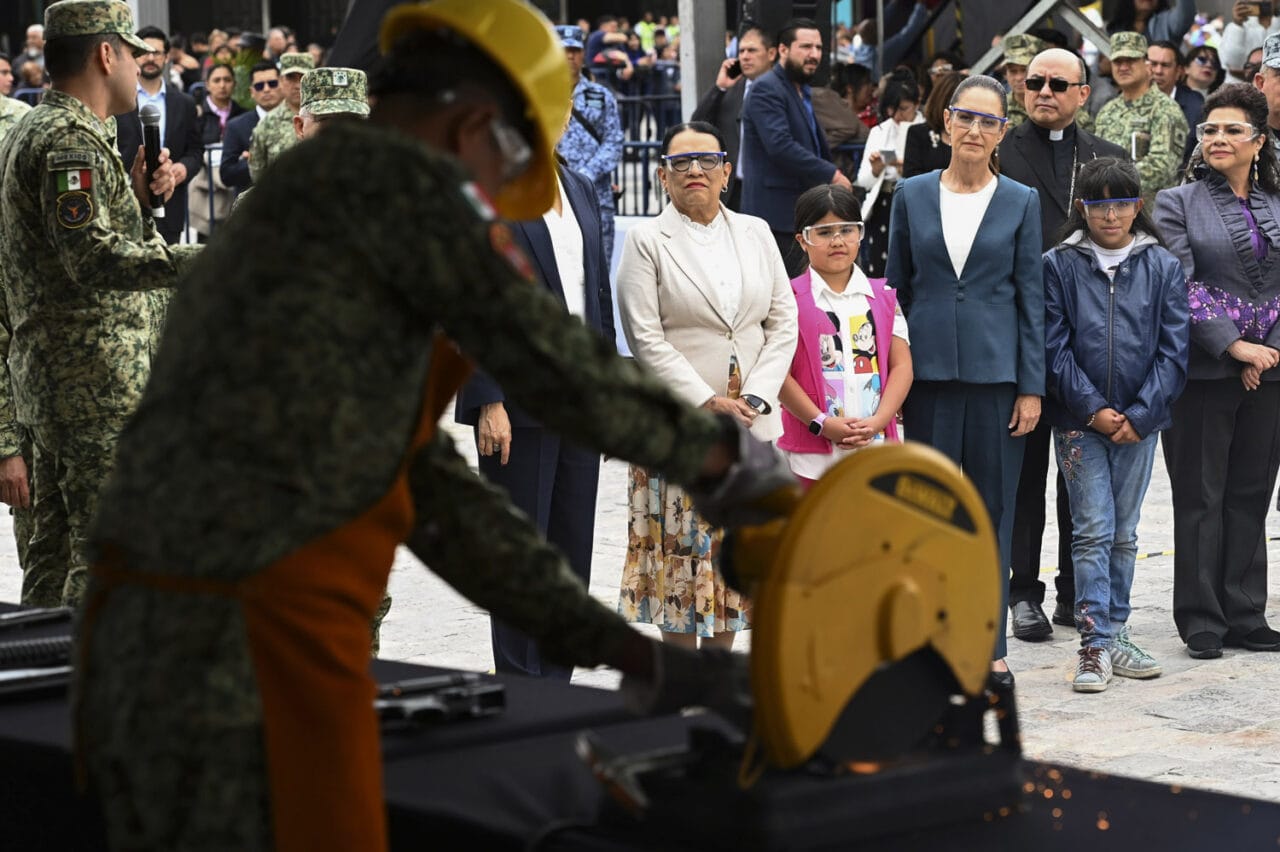 México lanza programa nacional "Sí al Desarme, Sí a la Paz" para retirar armas de hogares mexicanos