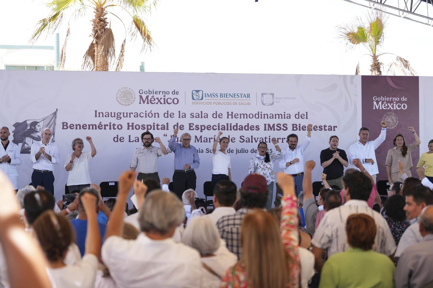 La presidenta Claudia Sheinbaum inauguró hoy una sala de hemodinamia en el Hospital General IMSS-Bienestar de La Paz, una instalación especializada que puede salvar vidas durante infartos cardíacos. Esta nueva área representa una inversión de 30.4 millones de pesos y ya ha atendido 26 casos de emergencia en sus primeros 12 días de funcionamiento.