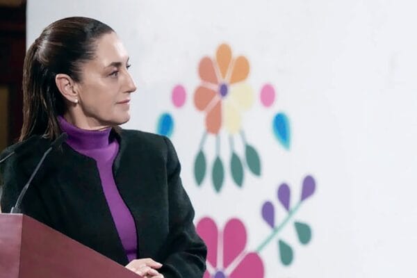 AL ESTABLECER que no existirá retención alguna sobre el envío de remesas vía transferencia, y solo se aplicará en depósitos en efectivo, y que el gobierno de México devolverá a quienes se encuentren en esa condición, Sheinbaum reafirmó que era un triunfo colectivo.