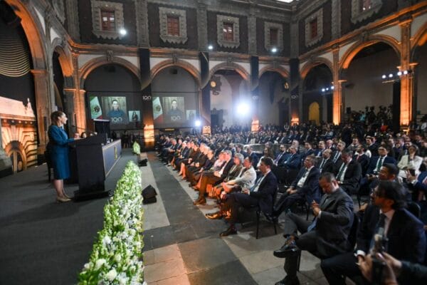 Banco de México celebra 100 años,fortaleza del sistema financiero mexicano,Edgar Amador Zamora