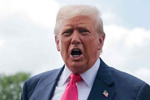 La guerra geopolítica, que no comercial, que ha iniciado Donald Trump con su arbitraria imposición de aranceles a capricho a las distintas naciones con las que comercia, puede acelerar la confrontación global al grado de riesgo de enfrentamientos nucleares.