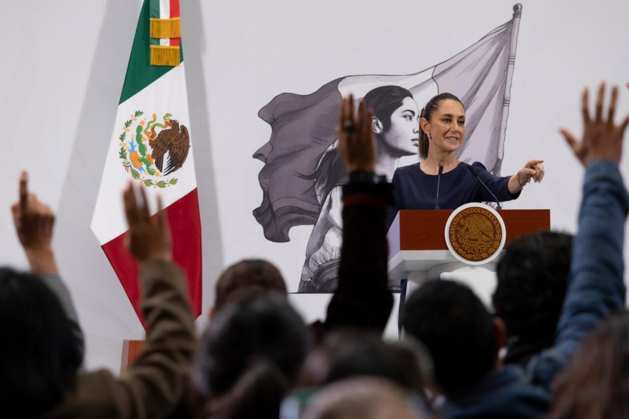 Fue un viernes cultural. La Presidenta Claudia Sheinbaum dedicó el tema principal a informar de los resultados a la promoción de la artesanías mexicanas y al seguimiento del concurso binacional: México Canta.
