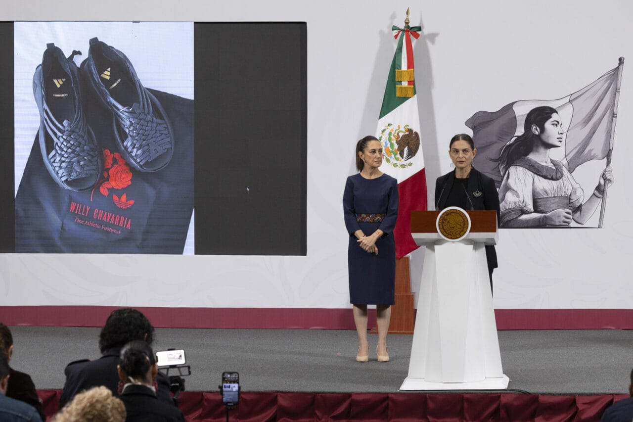 La presidenta Claudia Sheinbaum anunció que los 40 millones de pesos obtenidos en la más reciente subasta del Instituto para Devolver al Pueblo lo Robado (INDEP) se destinarán al Plan de Justicia del Pueblo Amuzgo, específicamente para mejorar los centros de salud en esta región indígena.