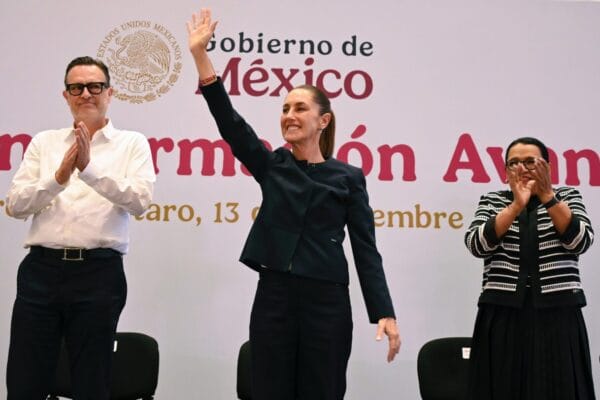 13.5 millones de mexicanos salieron de la pobreza en seis años,mujeres hemos hecho un trabajo a lo largo de muchos años,el regreso de los trenes de pasajeros