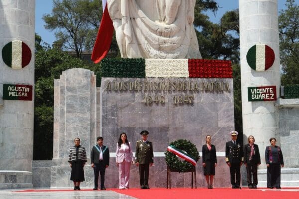 ceremonia por los 178 años de los Niños Héroes de Chapultepec,voz de la nueva generación militar,cadetes recibieron espadines