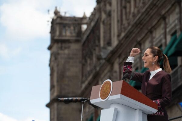 histórico desfile de Independencia,Comandanta Suprema de las Fuerzas Armadas,Fuerzas Armadas con la transparencia y la lucha contra la corrupción
