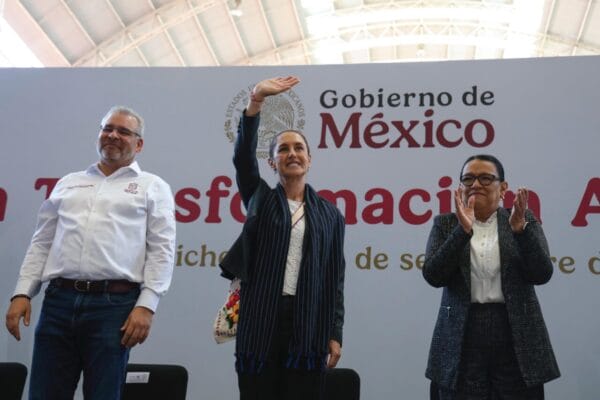 Nueva Modalidad de Rendición de Cuentas Visitando Michoacán,Michoacán Recibe Inversión Millonaria en Programas Sociales,13.5 millones de mexicanos salieron de la pobreza