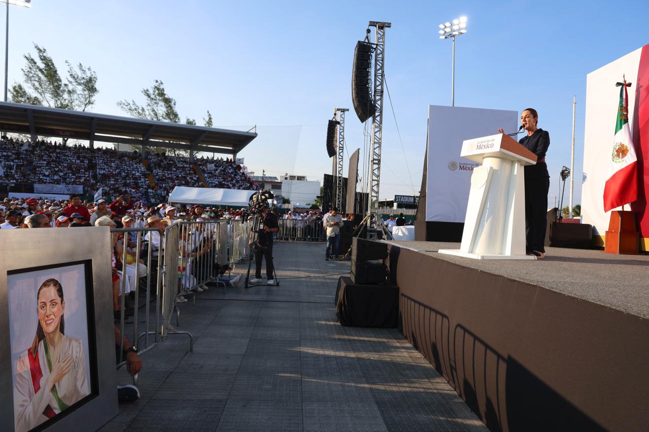 primer informe presidencial desde Veracruz,nueva forma de informar al pueblo,proyectos importantes de infraestructura