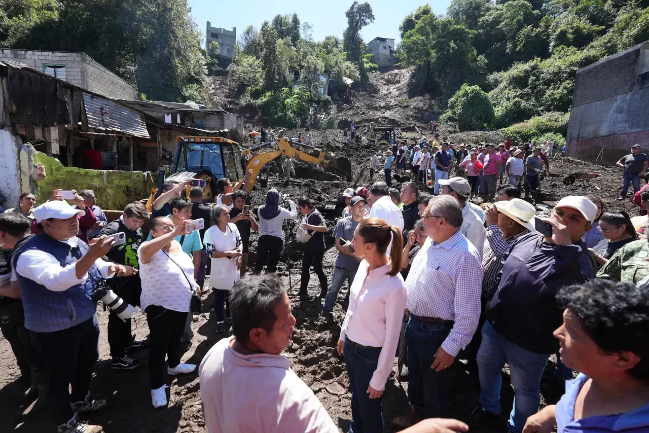 ATENCIÓN A LAS EMERGENCIAS Y A LAS CAUSAS,Deja el escritorioy atiende en territorio,estilo faraónico del pasado neoliberal