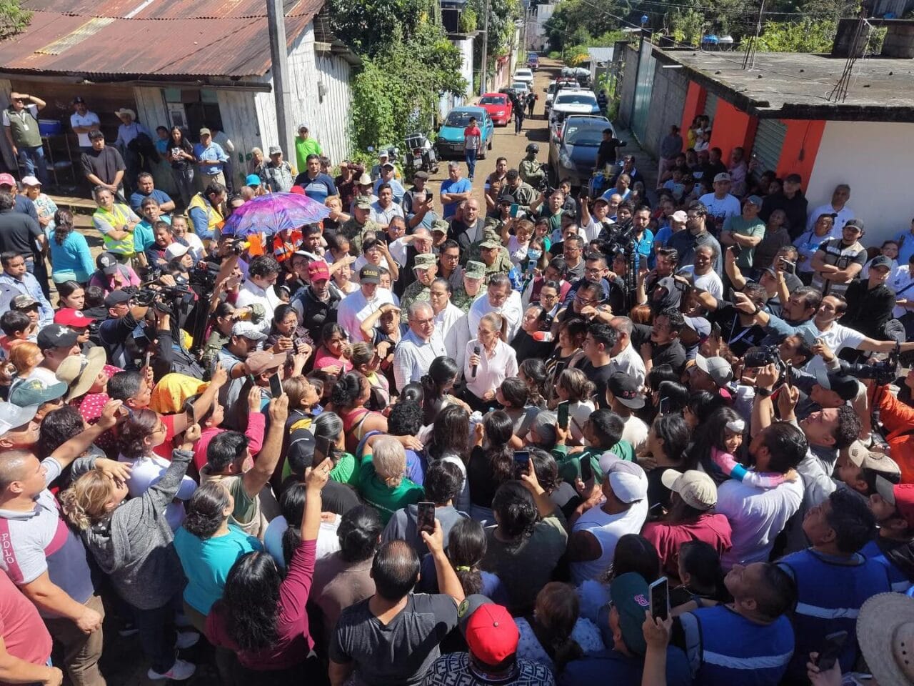 ATENCIÓN A LAS EMERGENCIAS Y A LAS CAUSAS,Deja el escritorioy atiende en territorio,estilo faraónico del pasado neoliberal