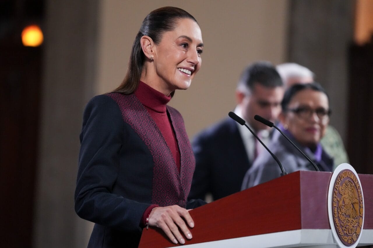 Presidenta Claudia Sheinbaum Pardo presenta informe de seguridad con reducción de 37% en homicidios dolosos en Palacio Nacional
