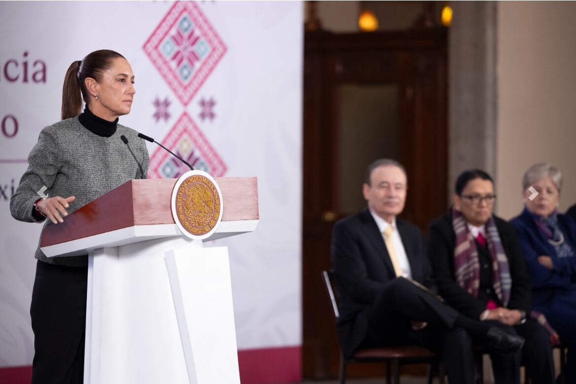 Presidenta Claudia Sheinbaum habla en conferencia de prensa en Palacio Nacional, anunciando el acuerdo para Cananea y el río Sonora.