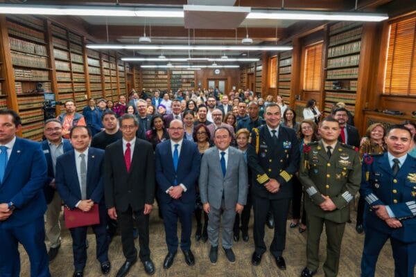 Cónsul General de México en Denver presenta informe de actividades ante autoridades locales y líderes comunitarios