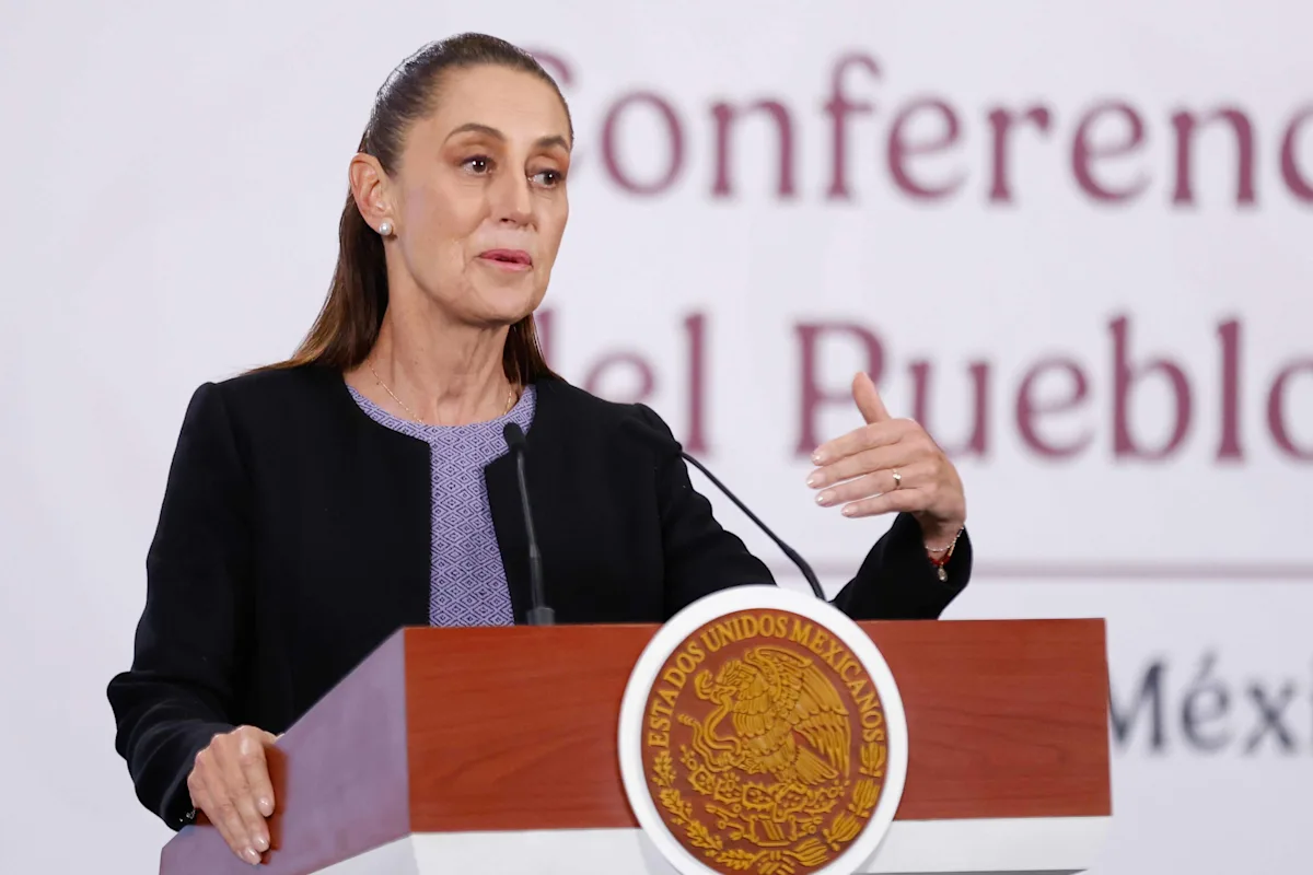 Presidenta Claudia Sheinbaum en conferencia mañanera desde Palacio Nacional
